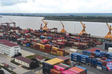 Cambodian government officials have different views on US tariffs on Cambodian goods